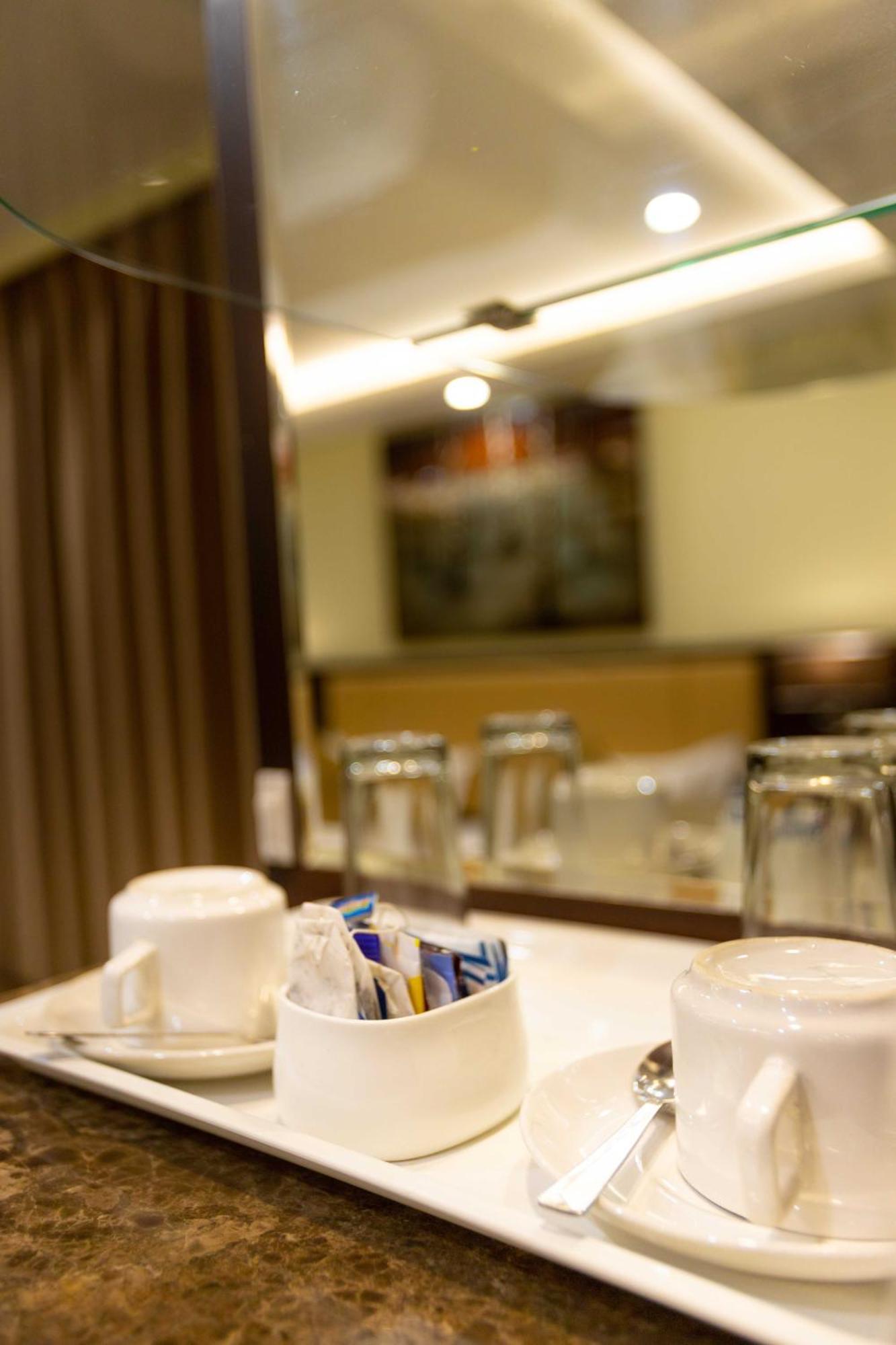 מומביי Hotel Godwin - Colaba מראה חיצוני תמונה