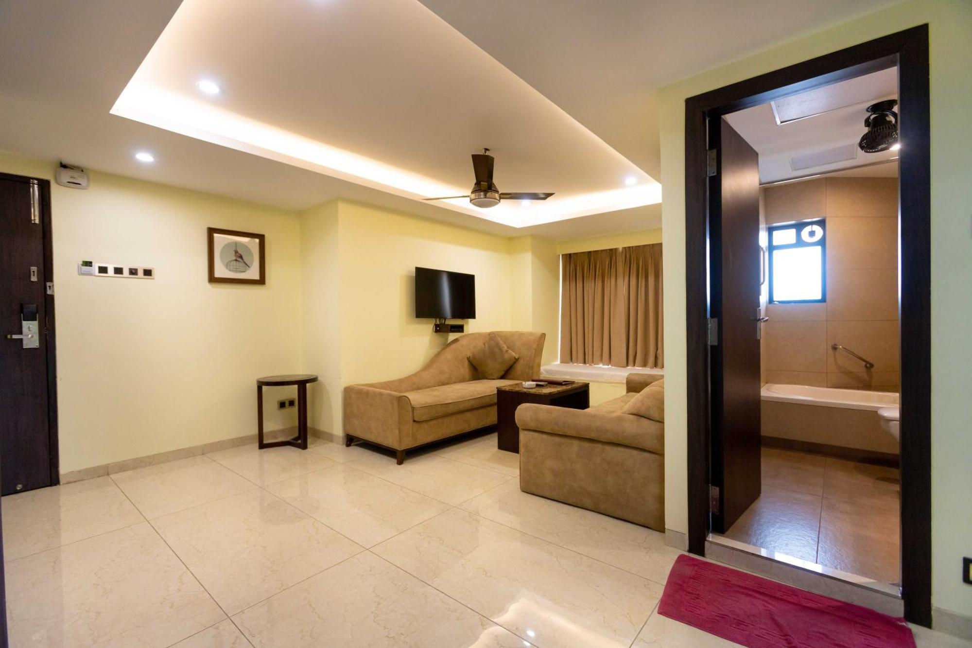 מומביי Hotel Godwin - Colaba מראה חיצוני תמונה