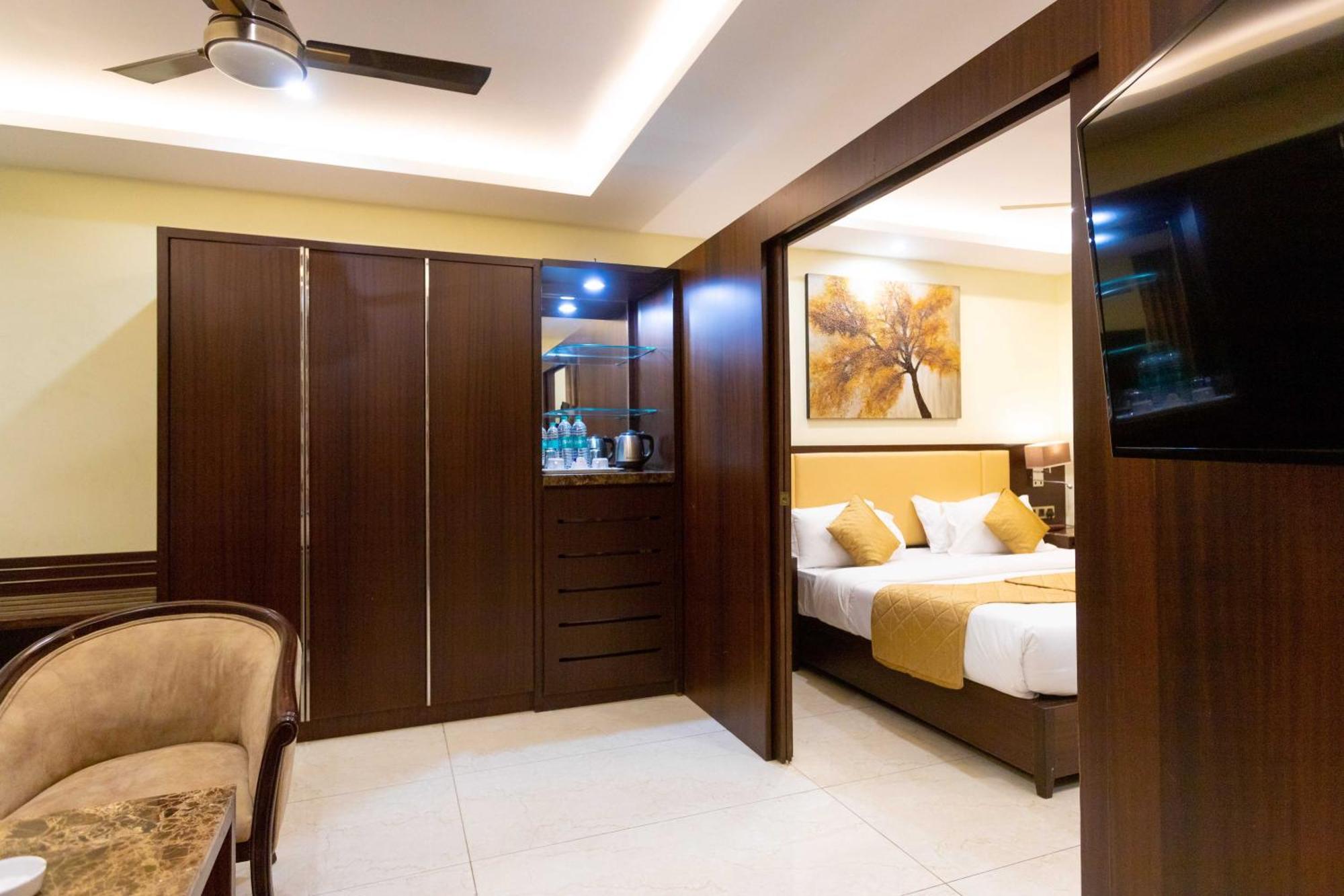 מומביי Hotel Godwin - Colaba מראה חיצוני תמונה