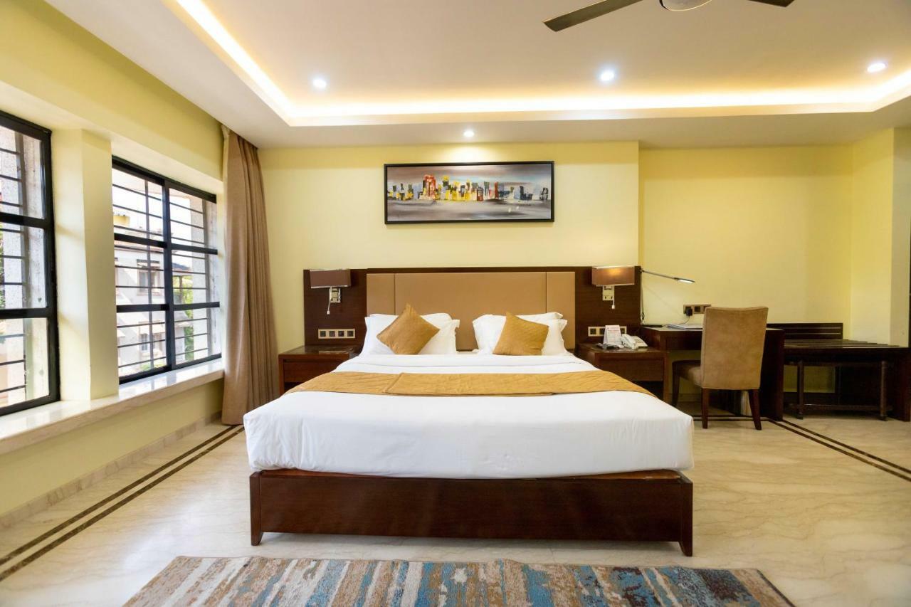 מומביי Hotel Godwin - Colaba מראה חיצוני תמונה